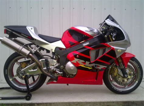 100 x 63.6 mm compression ratio: 2001 Honda RC51 RVT1000R | Honda bikes, Motorcycle bike ...