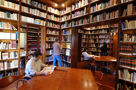 File Biblioteca Casa De Col N Nacho Gonz Lez Wikimedia Commons