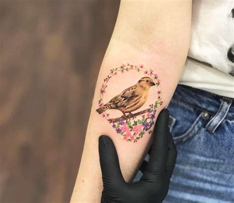 Professional tattoo studio located in grand rapids michigan. 45 Impressive Sparrow Tattoo Ideas - Tattoo Inspiration ...