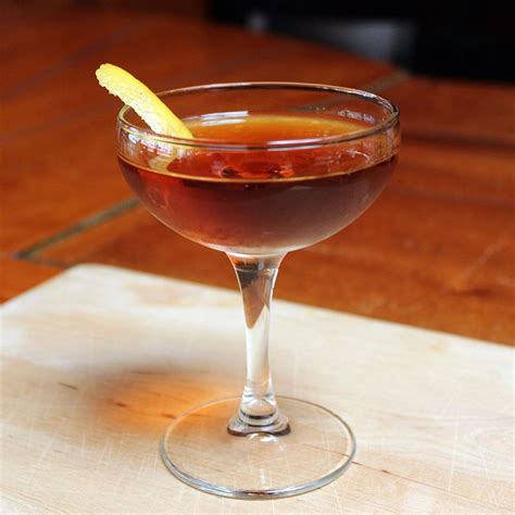 A Sweet And Classic Whiskey New York Cocktail Recipe