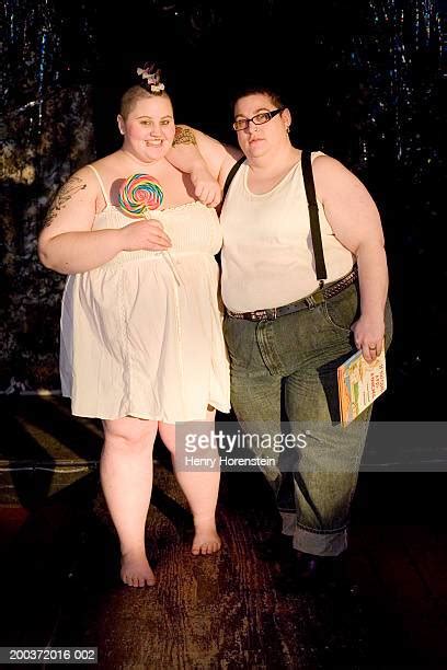 Lesbian Couple Standing Full Body Stock Fotos Und Bilder Getty Images