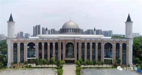 各主要康樂場地訂場處的辦公時間：每日早上七時至晚上十時，農曆新年假期除外。 有關使用體育及康樂設施的收費，可參閱康文署市區/新界康樂設施使用收費網頁。 有關康體設施及訂場處的資料，可使用設施搜尋網頁 。 部份不設訂場處的場地. 全球建築外立面設計素材庫-70輯-體育館設計 - 每日頭條