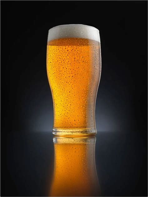 The Perfect Pint And Condensation Cold Look Beer Pictures Beer Photos