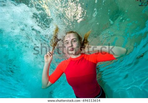 fotos de adolescentes desnudos nadando bajo el agua chicas desnudas y sus coños