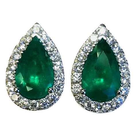 2 51 Carat Oval Emerald Pear Shape Diamond 18 Karat White Gold Stud