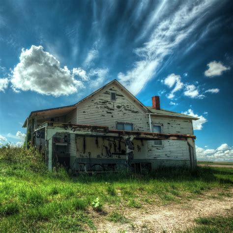 Abandoned Home In Saskatchewan I Love The Contrast Of The Decay And