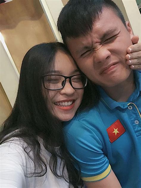 5 Cô Bạn Gái Xinh Xắn Sành điệu Như Hot Girl Của 5 Cầu Thủ U23 Việt Nam