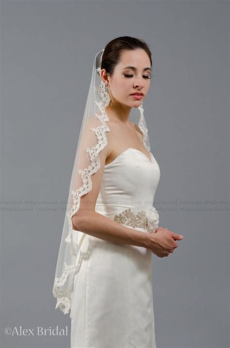 Mantilla Bridal Wedding Veil Ivory 50x50 Fingertip Alencon Lace