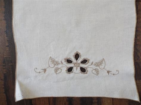 Vintage Embroidered Cutwork Table Runner Etsy Vintage Linens