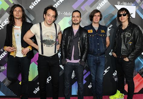 Listen To The Strokes New Music Oblivius And Drag Queen On Ep Future