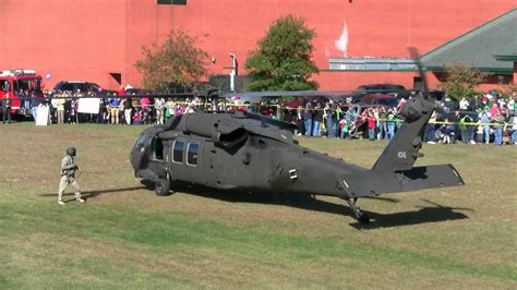 Uh 60m Black Hawk Helicopter Landing At Wayland Expo 10012011 Youtube