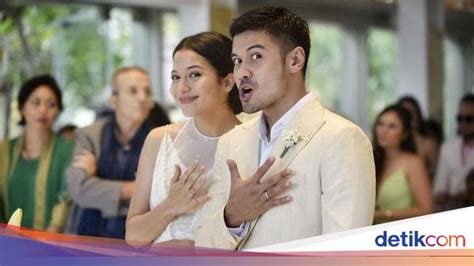 7 Foto Artis Indonesia Yang Menikah Dengan Idolanya Beruntung Banget