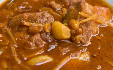 It is popular in southeast asia and is served in many restaurants that serve thai food. Gaeng Hang Lay Curry Recipe - Northern Thai Curry - Asian ...