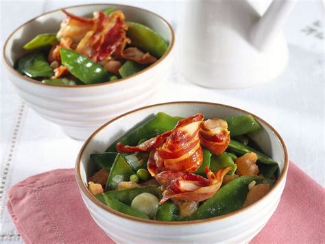 Puoi portare in tavola delle perfette taccole in padella anche seguendo la ricetta di donna moderna dedicata ai fagioli piattoni. Ricetta Taccole in padella - Donna Moderna