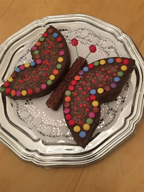 Zum geburtstag wünschen sich kinder einen kuchen, der toll aussieht und fein schmeckt. Schmetterlingskuchen | Schmetterling kuchen ...