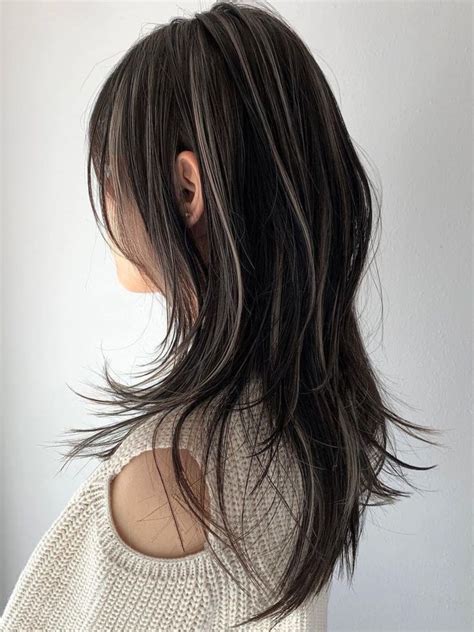 20 Black Hair With Highlights Youll Want To Try In 2023 Asian Hair