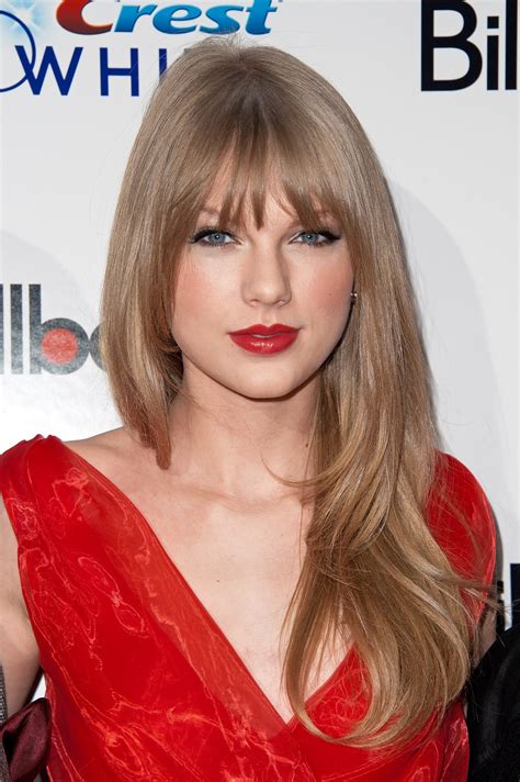 Taylor Swifts Best Ever Beauty Looks
