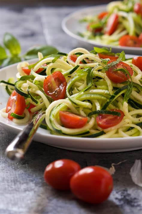 Simple No Cook Zucchini Caprese Salad