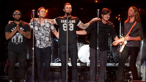 Maroon 5 Super Bowl Halftime Show Report Has Fans In A Tizzy Cnn