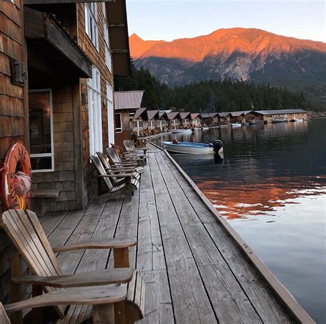 You Can Rent Floating Cabins On The Prettiest Washington Lake Ever In