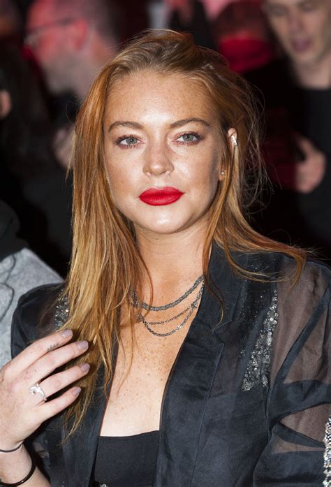 Lindsay Lohan Nipple Slip 20 Photos Thefappening