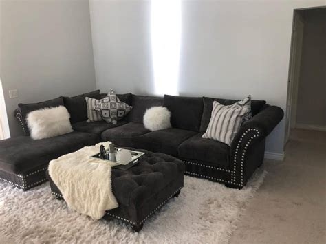 Excellent condition black leather corner couch, hardly used as was in spare room. Best Throw Pillows For a Black Leather Couch [With 25 ...