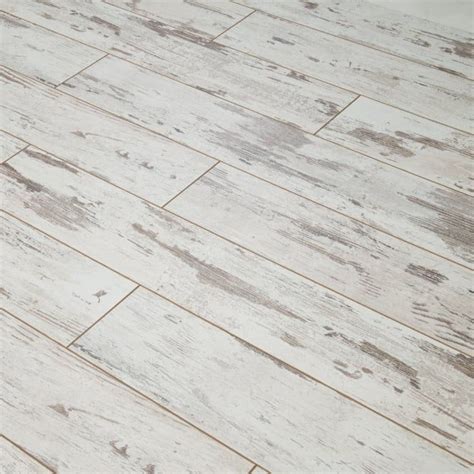 Explore 8mm Laminate Flooring Distressed White Oak 2057m2