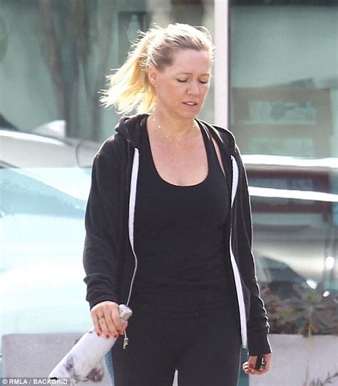 Jennie Garth Spotted Without Wedding Ring Twice In A Week Daily Mail