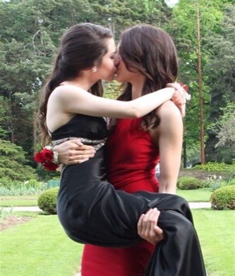 Pin By Robert On Beautiful Women Cute Lesbian Couples Girls In Love