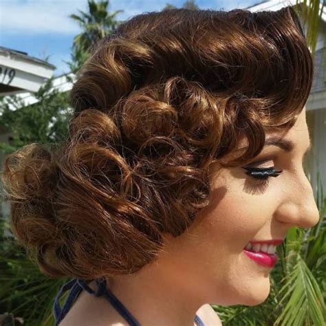 Once your hair becomes curly, you can try this hairstyle. 30 Iconic Retro and Vintage Hairstyles