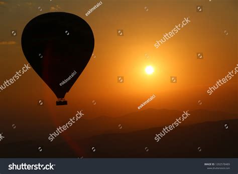 Hot Air Balloon Flight Stock Photo 1202578489 Shutterstock