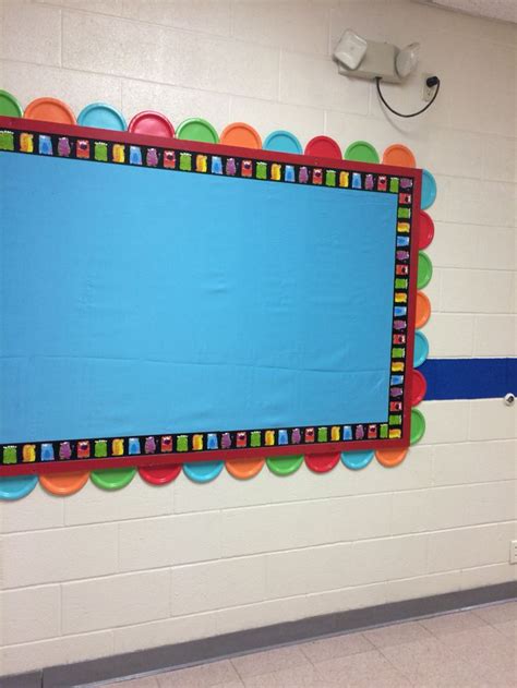 Paper plate border- for around frame of a bulletin board :) | Bulletin