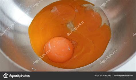Cracked Eggs Bowl Egg Shells Stock Photo By ©leungchopan 361612140