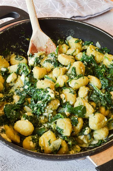 Gnocchi Pfanne mit Spinat und Feta einfach schnell