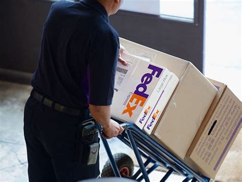 Give customers access to track airpak express parcels right at shopping cart and marketplace. FedEx Express offer convenient delivery options for ...