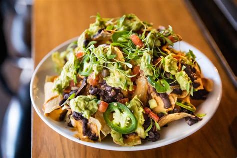 How To Build The Perfect Nachos Lettuce Entertain You