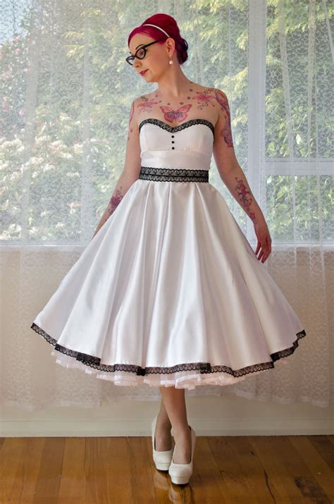 Apr 14, 2021 · these looks are short on hemline but big on personality. Vintage Tea Length Black and White Short Wedding Dresses 2017 Sweetheart Women Reception Bridal ...