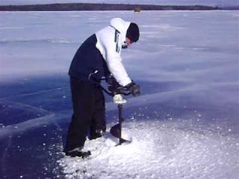 Owner, alex rockwell is a registered maine guide who has spent his life exploring moosehead lake and loves to share his passion with others. ICE FISHING,MOOSEHEAD LAKE MAINE - YouTube