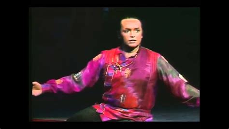 It is sung by prince calaf, who has fallen in love with the beautiful but cold princess turandot. Puccini: 'Nessun Dorma' from TURANDOT (Carreras/Maazel) - YouTube