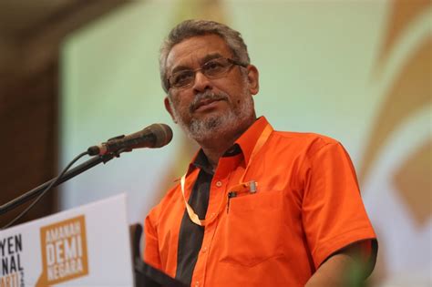 Yb tuan khalid bin abd samad. Dr Mahathir, Wan Azizah, And 13 Other GE14 'Hot Seat' Winners