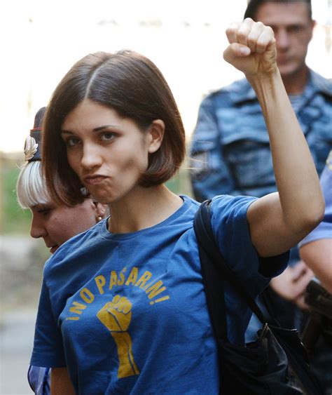 Nadja Tolokonnikova Pussy Riot Zo Begin Je Een Revolutie Mister Motley