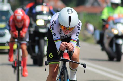 Ellen van dijk op het podium van het nederlands kampioenschap tijdrijden 2012 in emmen (elite vrouwen). NK Tijdrijden in 2022 mogelijk in de gemeente Nunspeet ...