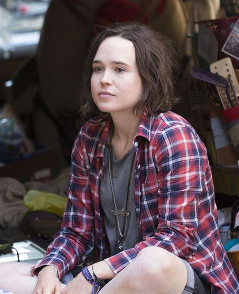 Ellen Page Selling Lemonade As She Filming On The Set Of Tallulah Ellen Page Ellen Canadian