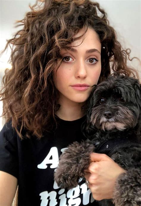 Emmy rossum is very charming and a beautiful woman. Emmy Rossum curly natural hair with volume hair style # ...