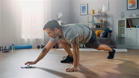 Wir haben dir in diesem teil einige fitnessübungen für zuhause gezeigt, die du einfach nachmachen kannst. Fitnessübungen für zuhause - Die 10 besten Übungen für Männer