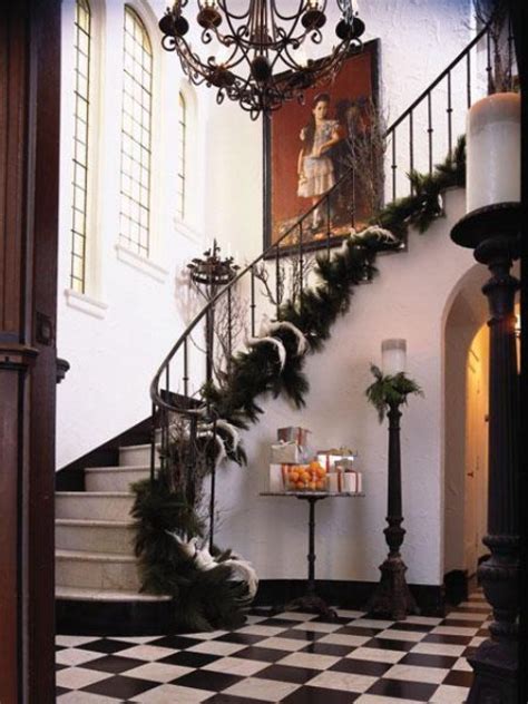 Permit always check away these! 30 Amazing Stairs Decoration Ideas For Christmas