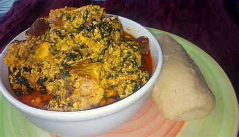Bleach the red oil and fry the egusi with stirring pour in the boiled meat and stir in very well. Egusi Soup Recipe: How to Cook Delicious Egusi Soup (caking method)