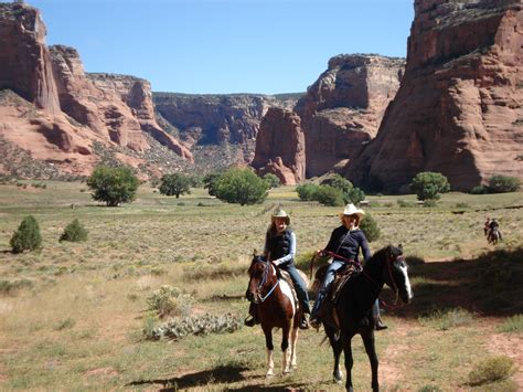 Canyon de Chelly, Arizona – Horse Trail Chicks