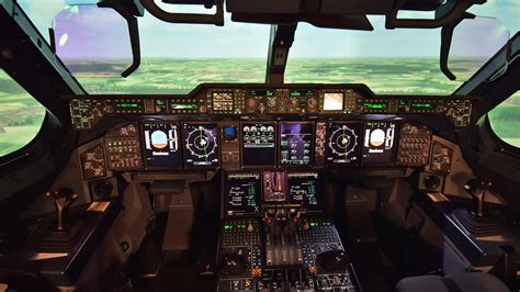 In all weather, day and night, for troops, as a tanker or for equipment up to the size of helicopters. So sieht der Airbus A400M von außen und innen aus | STERN.de