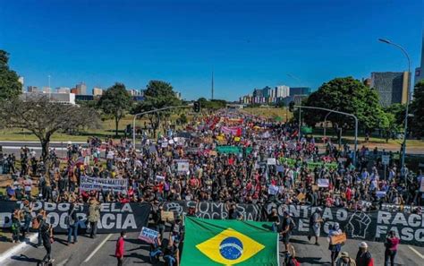 Manifestações pró e contra governo são registradas neste domingo